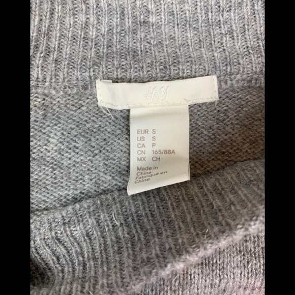 H&M heart ❤️ “I LOVE...” sweater - Picture 4 of 6